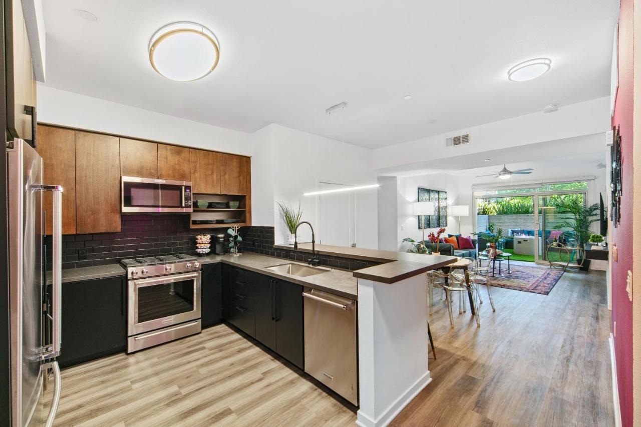 Fairfax District Chic City Oasis 2 Bedroom Apt With Den 136 ลอสแอนเจลิส ภายนอก รูปภาพ