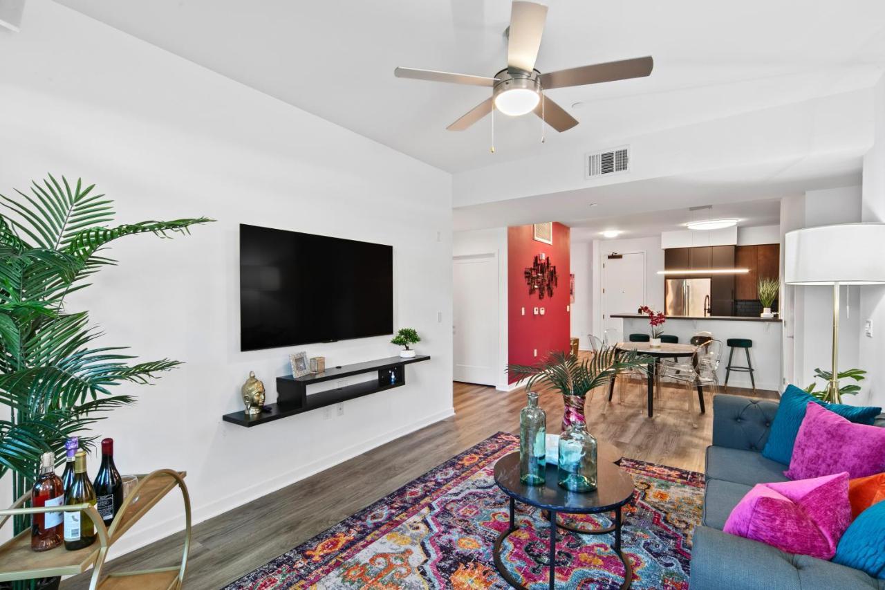 Fairfax District Chic City Oasis 2 Bedroom Apt With Den 136 ลอสแอนเจลิส ภายนอก รูปภาพ