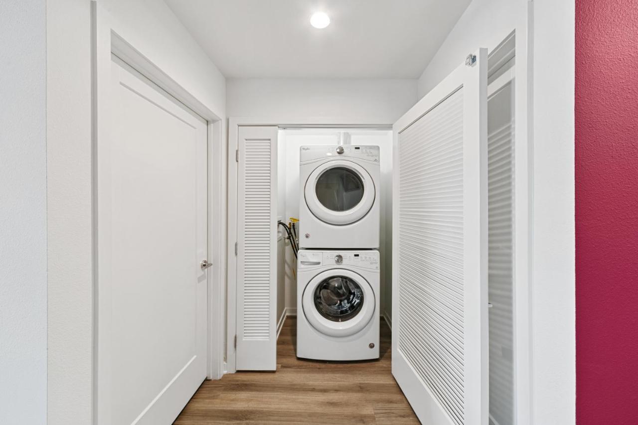 Fairfax District Chic City Oasis 2 Bedroom Apt With Den 136 ลอสแอนเจลิส ภายนอก รูปภาพ