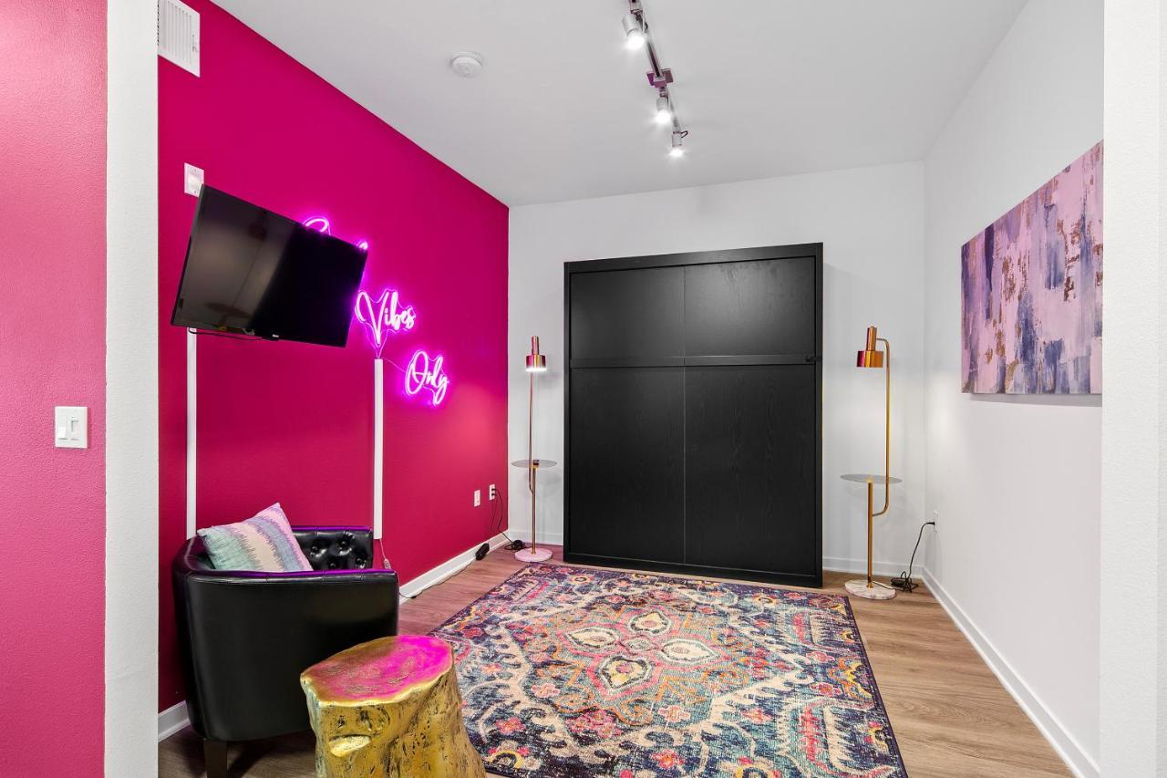 Fairfax District Chic City Oasis 2 Bedroom Apt With Den 136 ลอสแอนเจลิส ภายนอก รูปภาพ